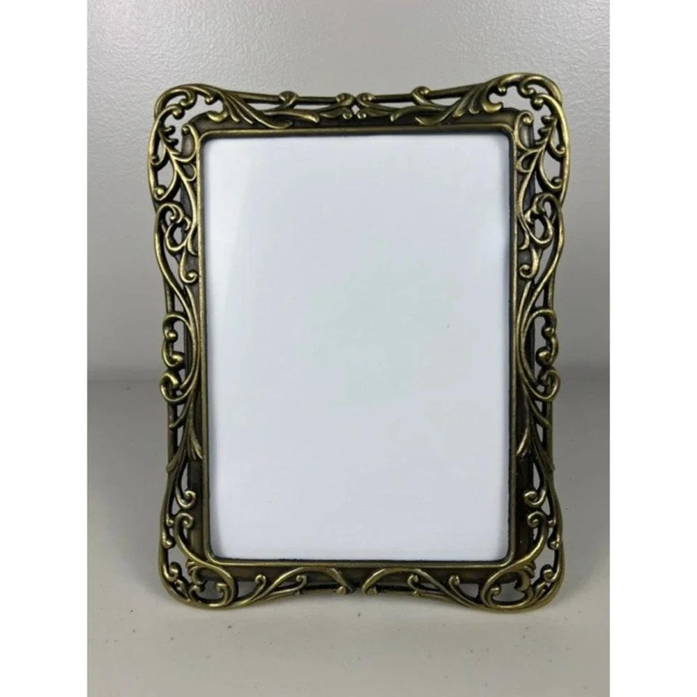 Vintage Ornate Filigree Metal Picture Frame Antiqued Brass 5x7 Tabletop Decor